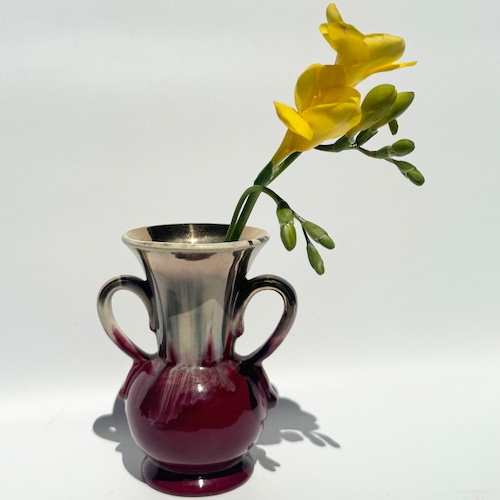 Cream×Gold×Red vase