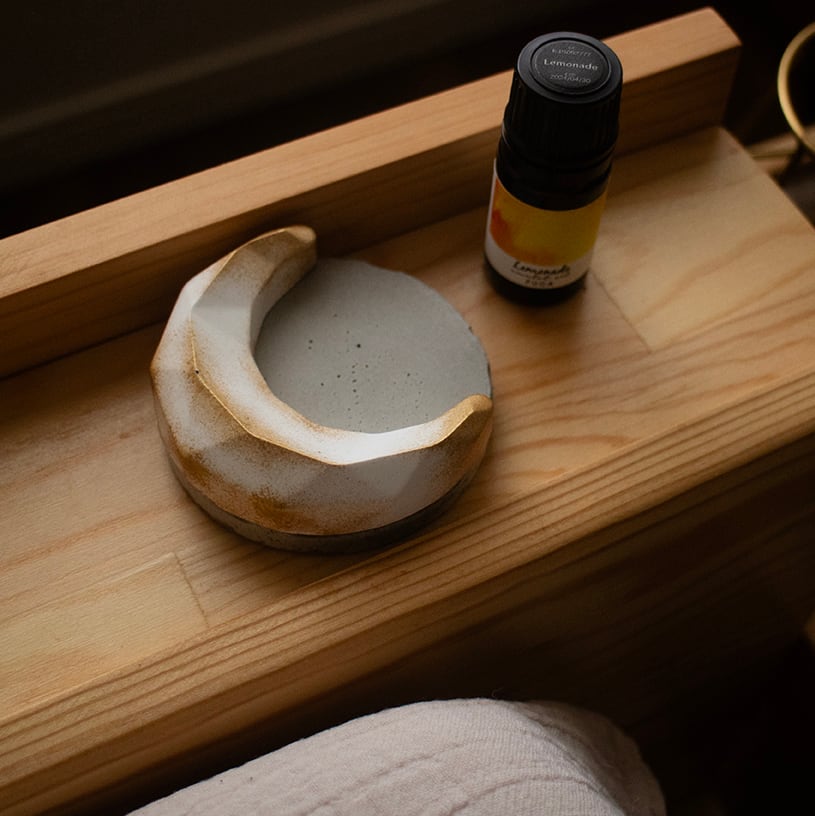 カラーが選べる】michikake moon stone《月の満ち欠けを映す 三日月の