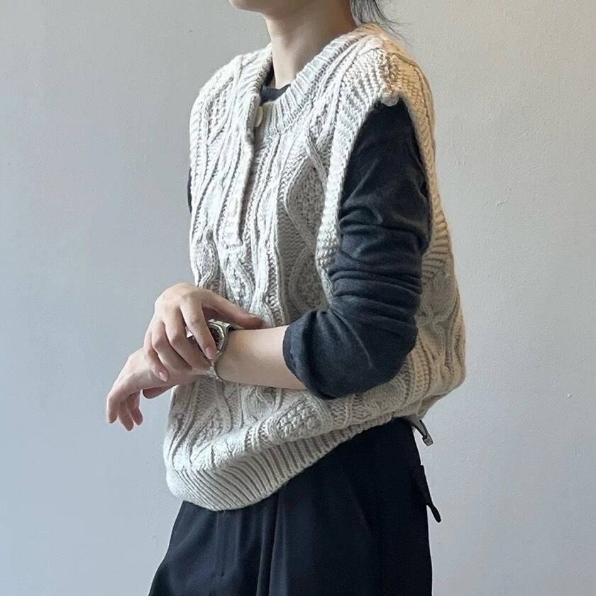half-button cable knit vest m0090