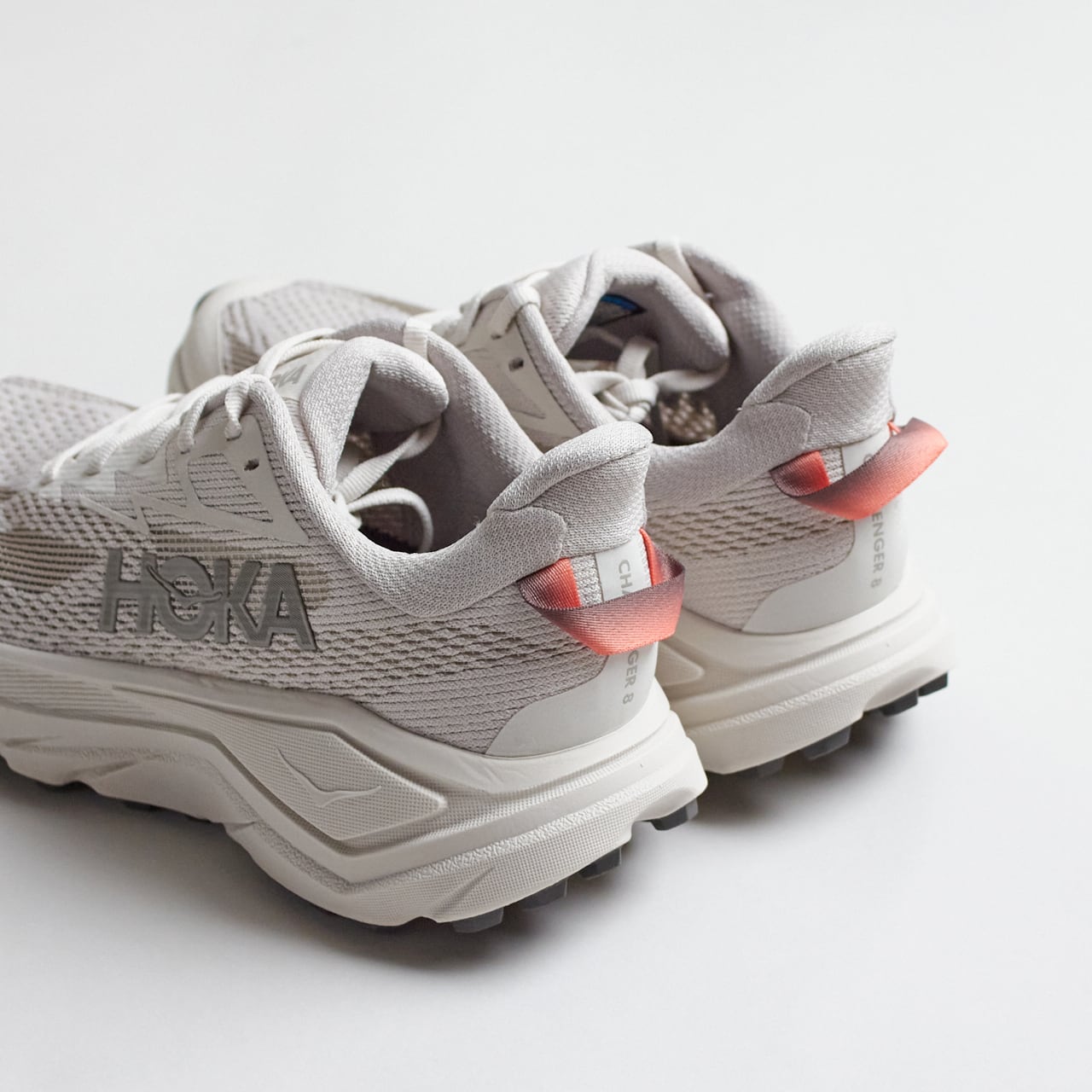 HOKA（ホカ）W CHALLENGER 8 -スタッコ / アスファルト グレー