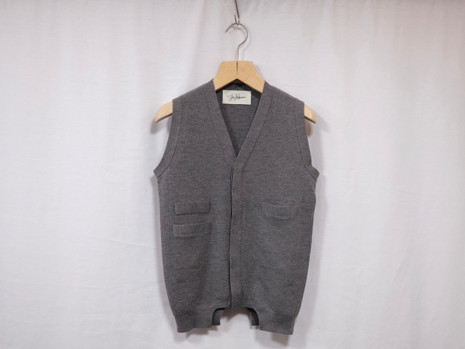 美品】 ジュンミカミ グレー ニットベスト Vネック Jun Mikami ニット