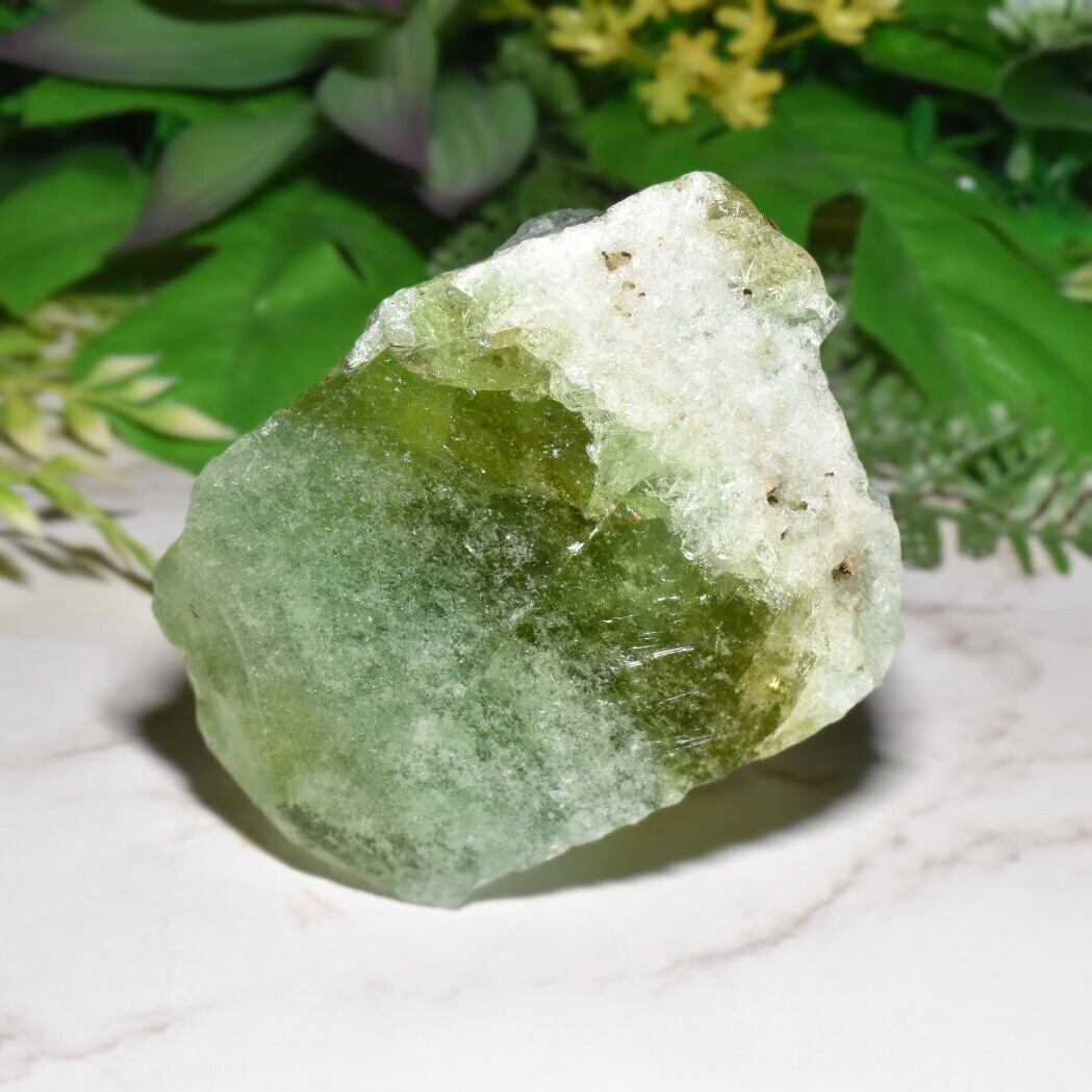 シエラネバダ産 アンダラクリスタル原石 スノーグリーン