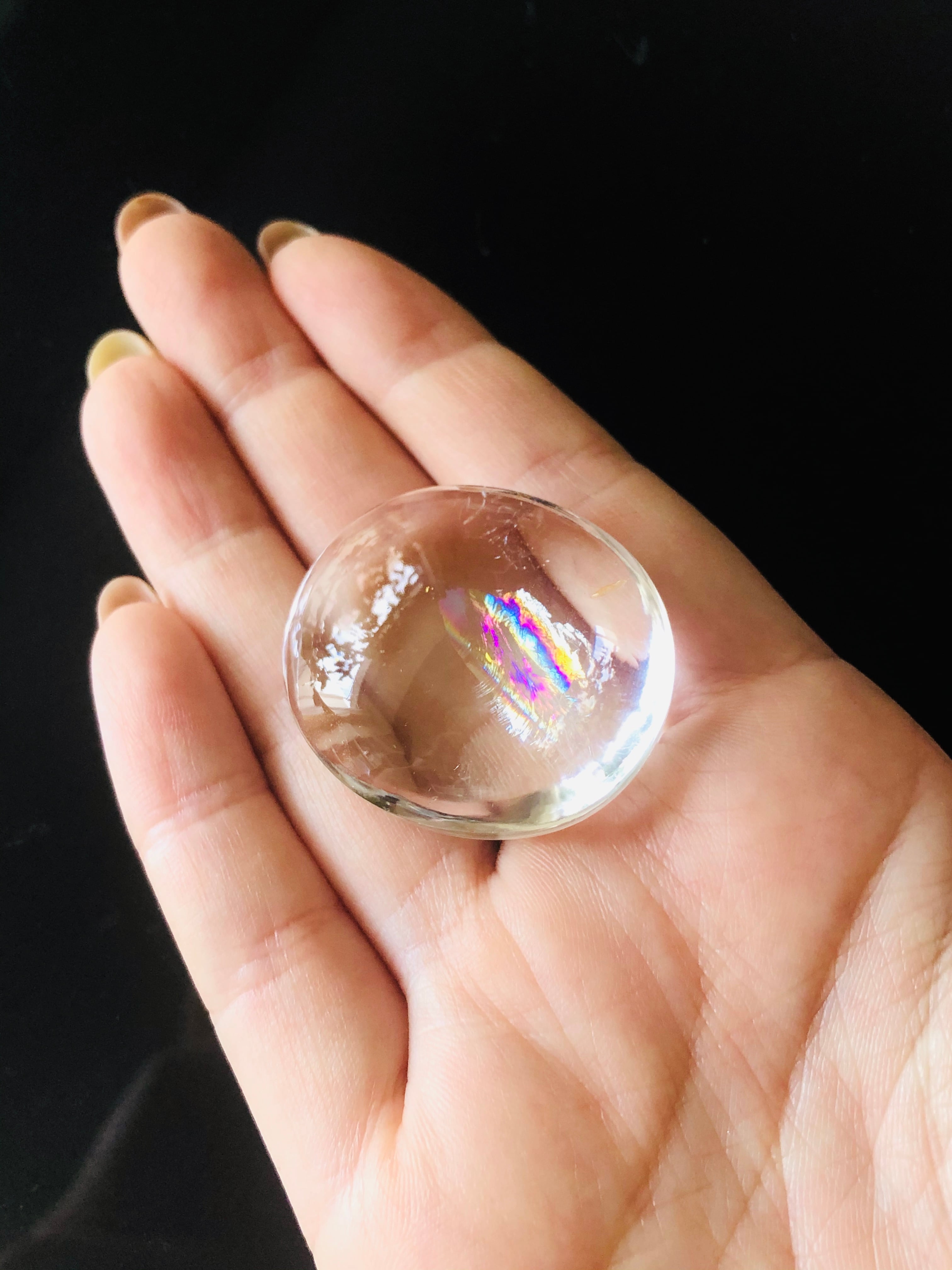 幸運を呼ぶ！虹入り水晶のタンブル（円盤タイプ)① | 虹色の星