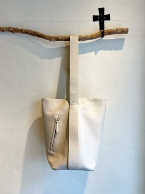 Story. / CowLeather 2WAY トート