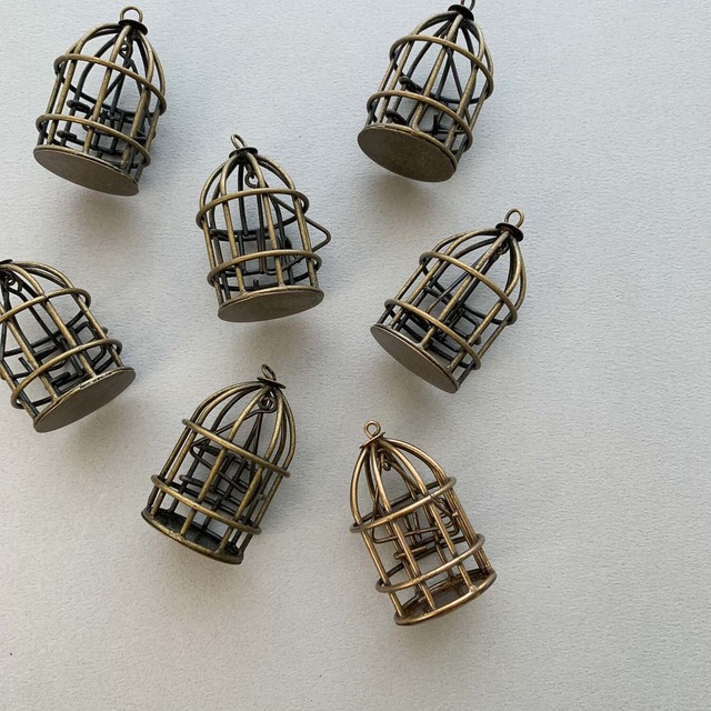 アンティークゴールド Dua アクセサリーパーツショップ