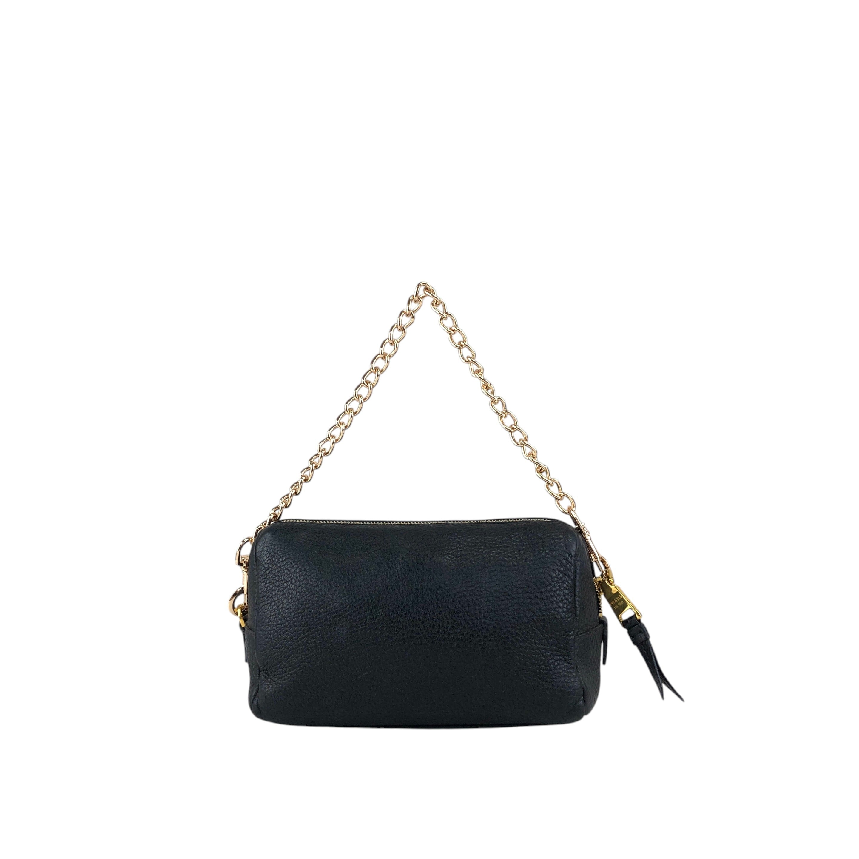 PRADA プラダ ショルダーバッグ ブラック ロゴ レザー チェーン