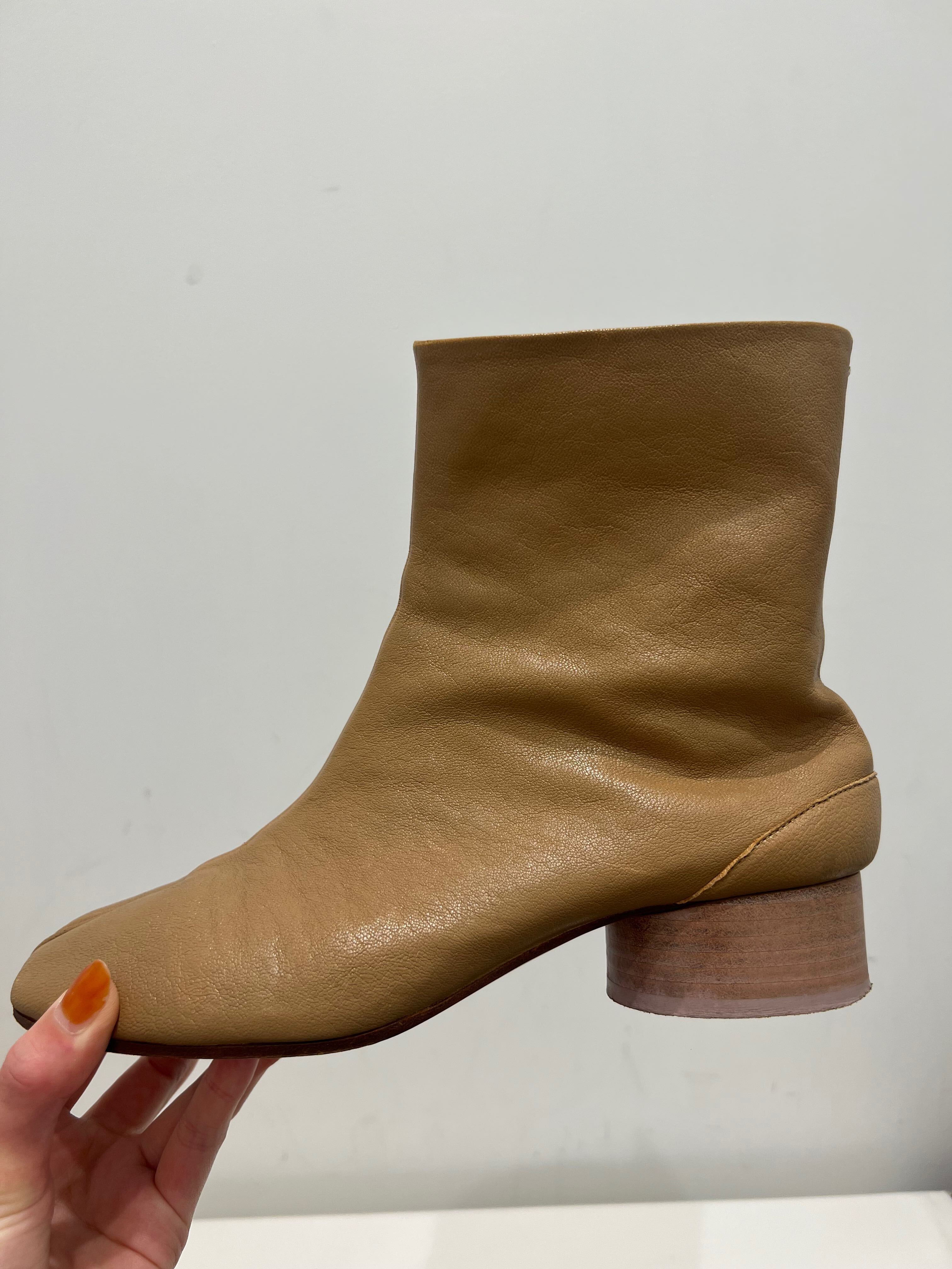 Maison Margiela / nude tabi boots. | AURA JAPON