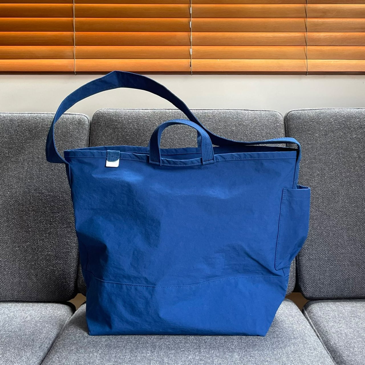 "SIDE POCKET" TOTE / BLUE