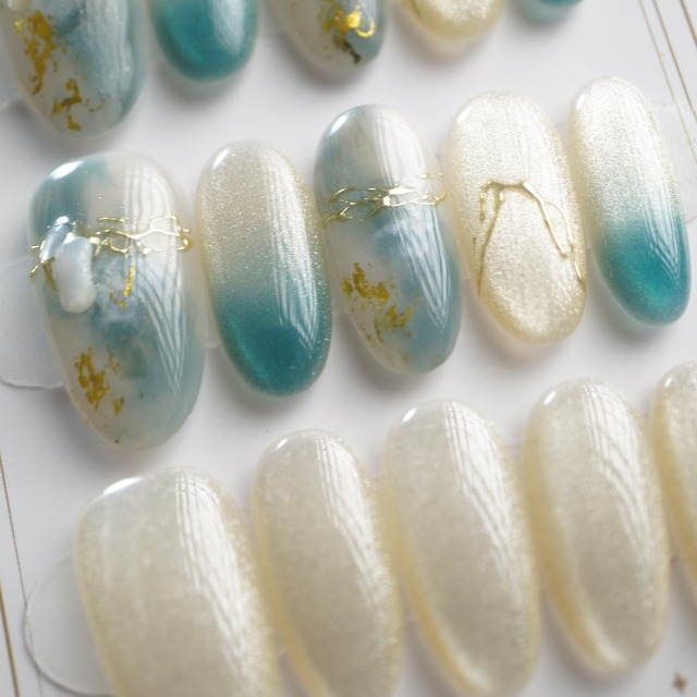 【#736】繰り返し使える【プレミアム】ネイルチップ15枚セット／ホワイト グリーン／ロング オーバル／XY296