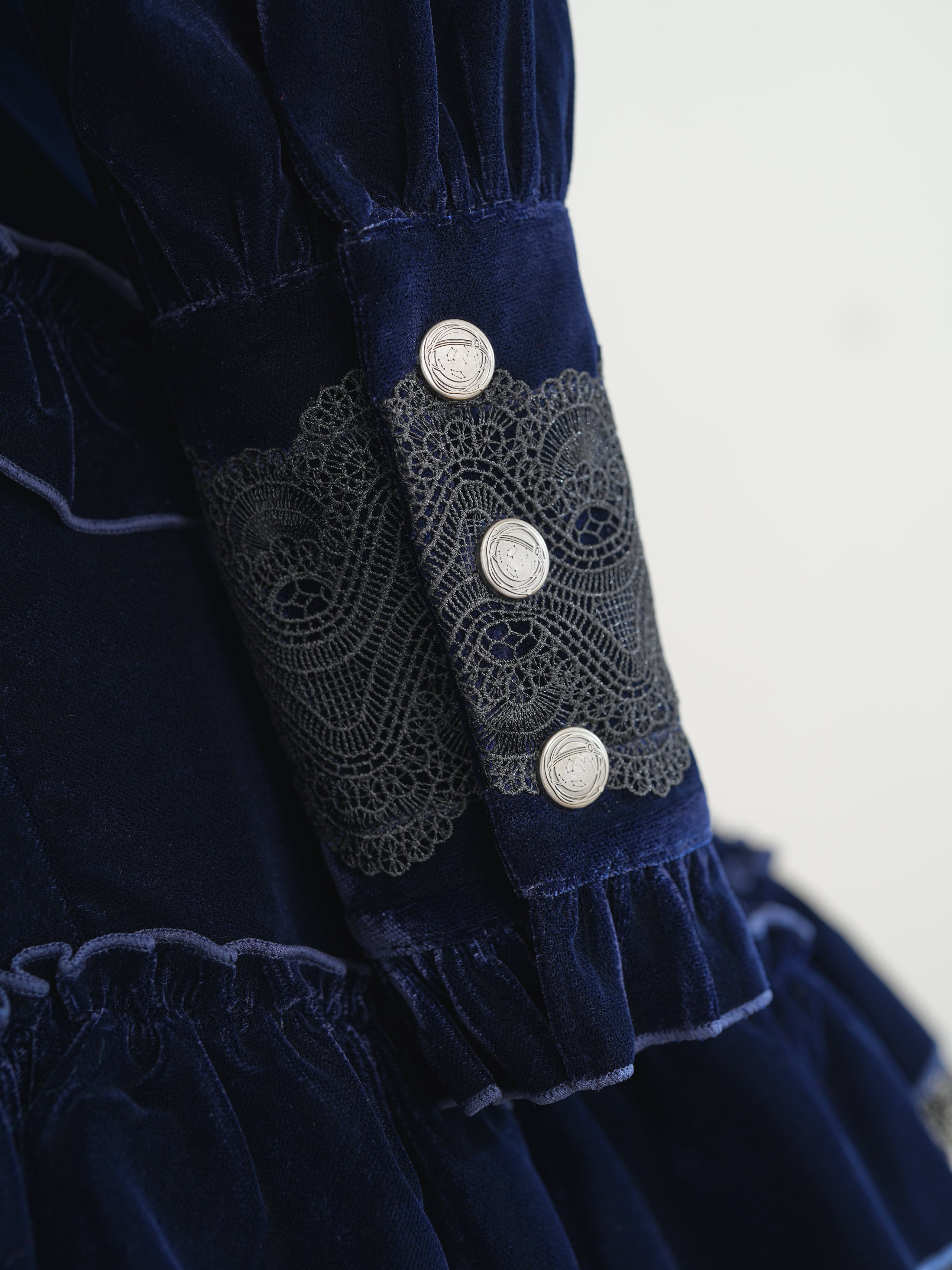 シュヴァルドール ショートケープ付ベルベットワンピース | HoshibakoWorks