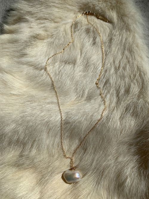 YURIKA_AKUTSU　long baroque Pearl necklace