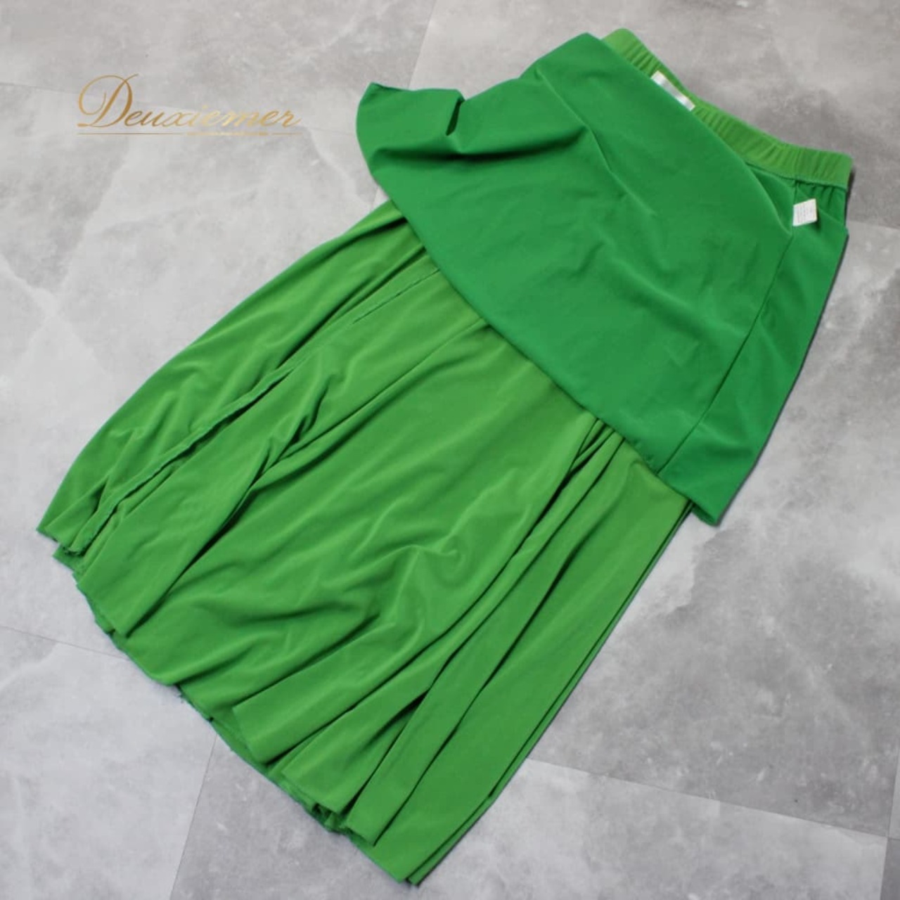 社交ダンス 衣装 prima boutique プリマブティック ツーピース レッスンウェア グリーン系 緑 レース セットアップ 上下セット トップス スカート きれいめ 上品 気品 エレガント かわいい 大人っぽい 華やか スタンダード ダンスパーティー ステージ衣装 発表会 2点セット 緑色 レース素材 レッスン用 衣装セット スタンダード用 フォーマル ダンスウェア ウエア 上下別対応 競技 文化祭 フリル スカート単品風 セット販売 大人可愛い 上半身 下半身 伸縮性あり ポリエステル