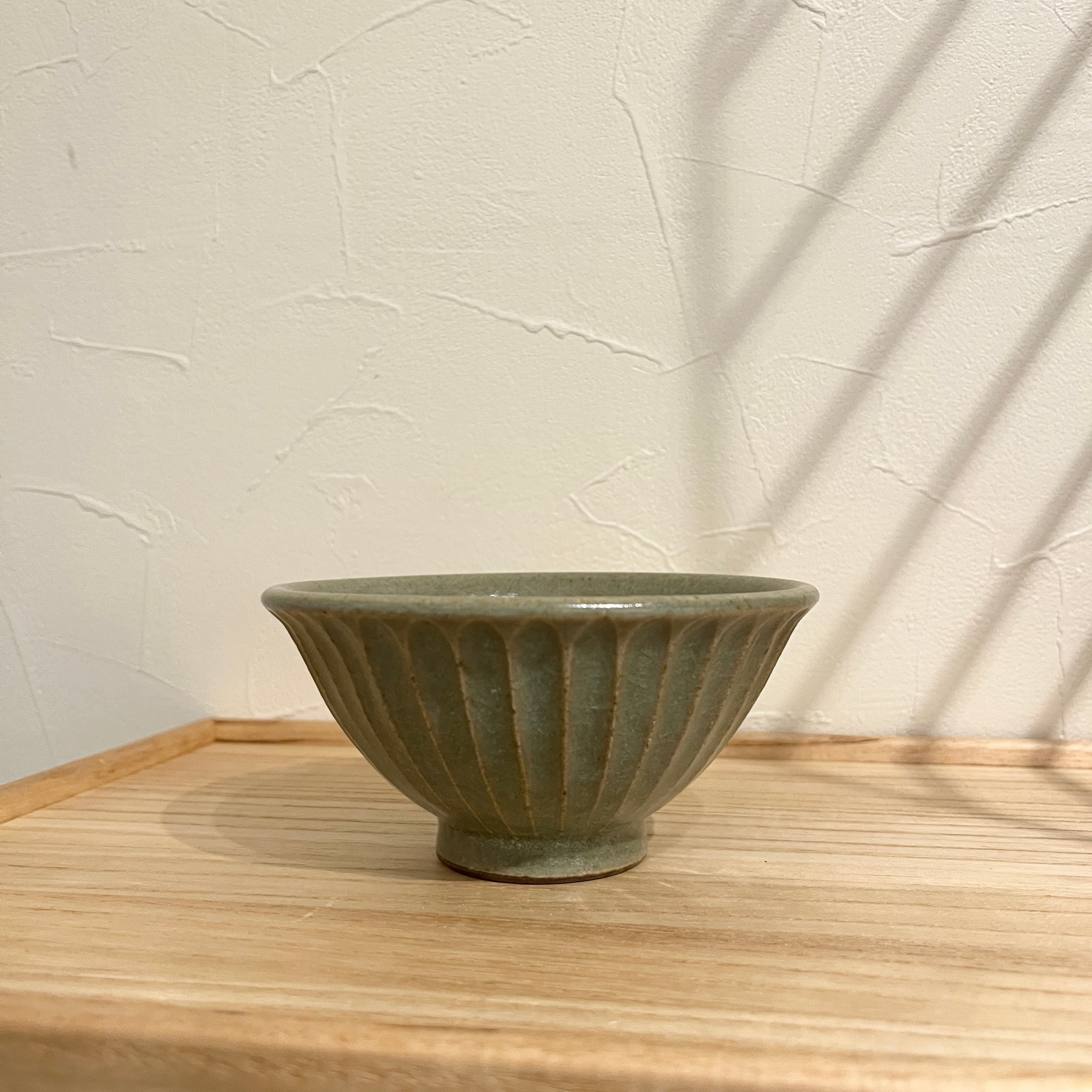 期間限定販売＞ 手島英則 松灰釉 シノギ飯椀 | ihana design(イハナ