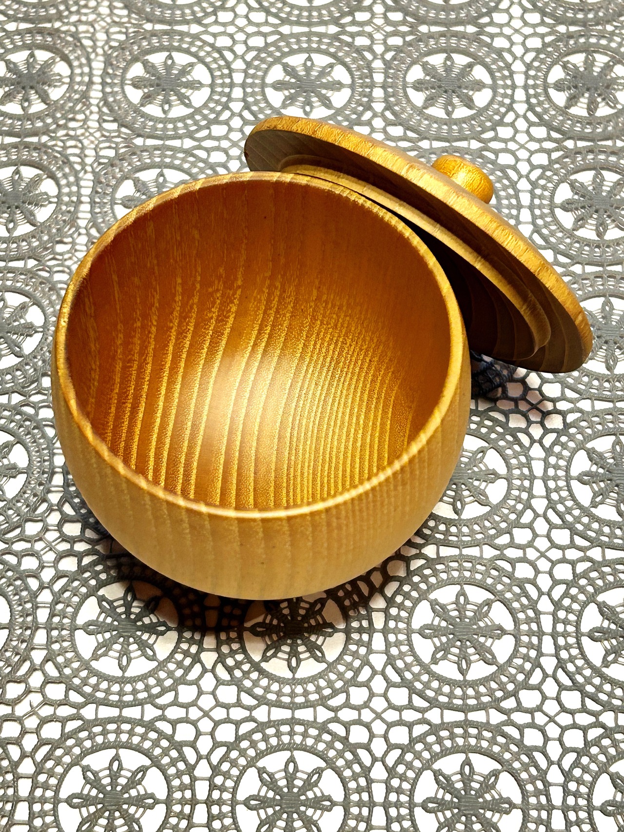 木製蓋付きポット