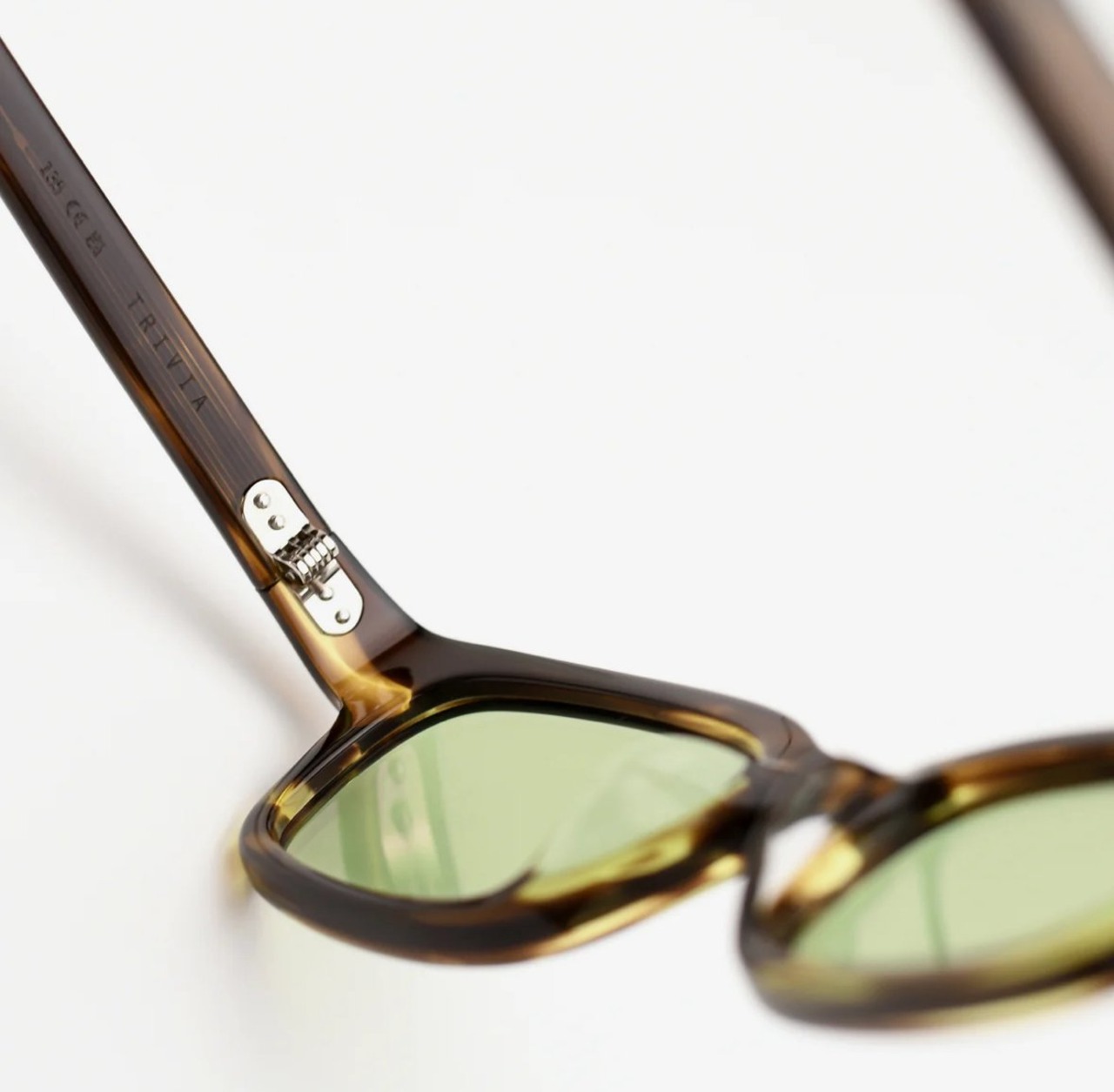 AKILA LA / Trivia yellow×green