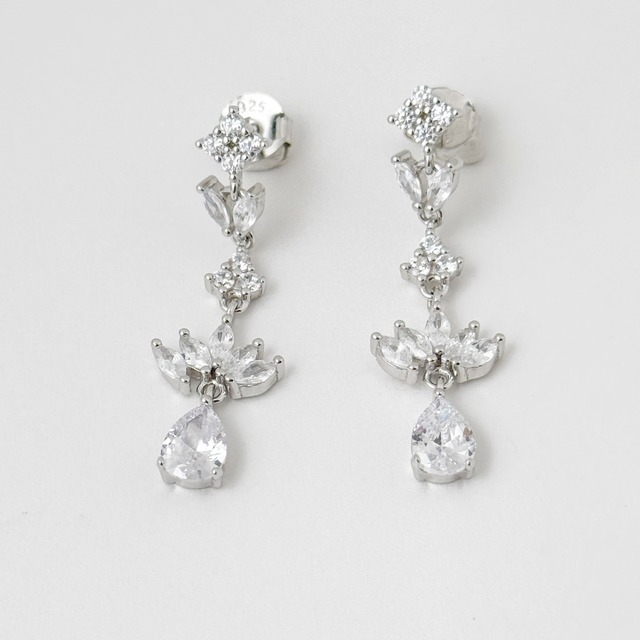 ティアラ デザイン ジルコニア ロング スタッド ピアス