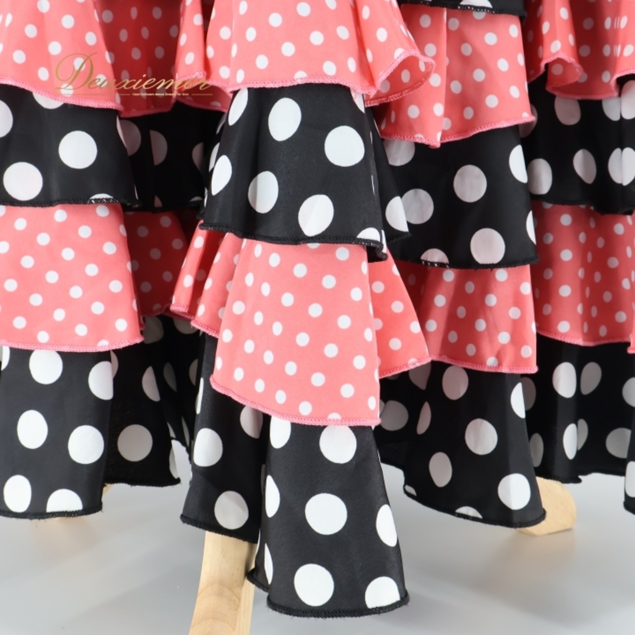 フラメンコ 衣装 ファルダ スカート 黒 ピンク 水玉 ドット 柄 模様 ダンス パーティ 発表会 花柄 フリル ペイズリー Leirena レイリーナ ブラック系 ピンク系 フリルスカート スカートコーデ おしゃれ かわいい 衣装用スカート パーティー衣装 発表会衣装 ダンス衣装 カラフル ステージ衣装 デザインスカート スカー