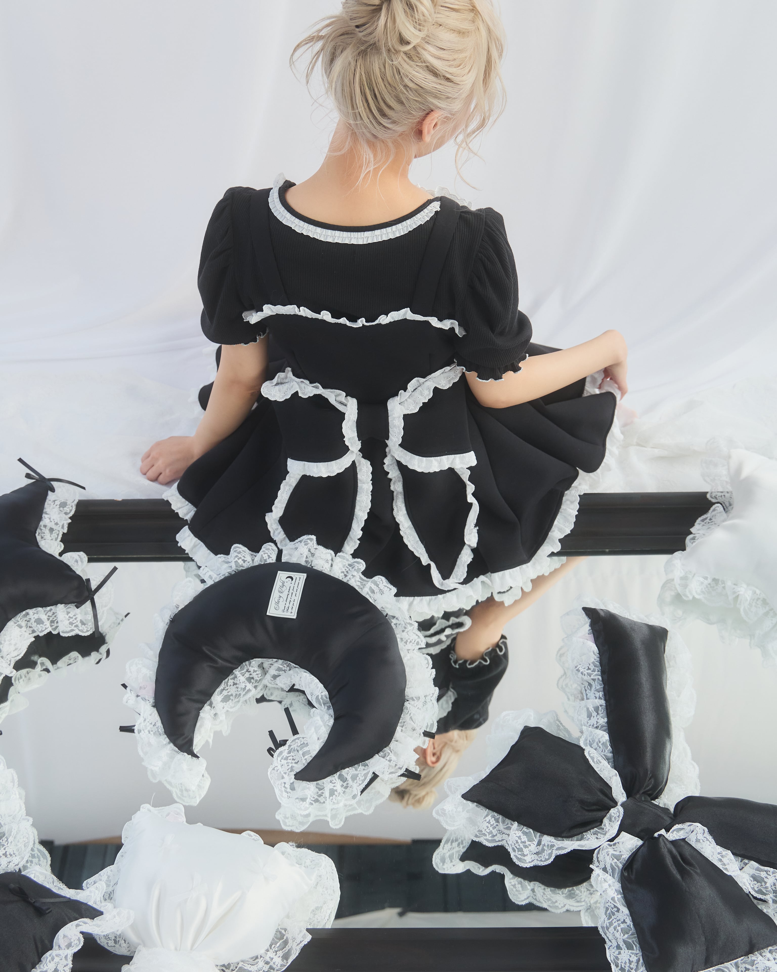 ♡ lilLilly Starry ホイップエプロンワンピース　BLACK Starry⭐︎バックリボンダイバーワンピース | lilLilly official webstore