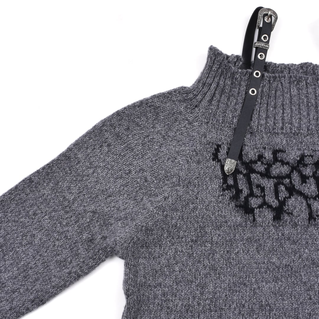 10/31 完売→再入荷！】ベルトオフショルダメージロゴニット