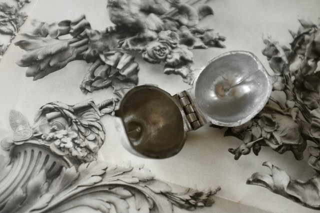 19世紀 フランス エタン 大脳の外側 胡桃のチョコレートモールド アンティーク