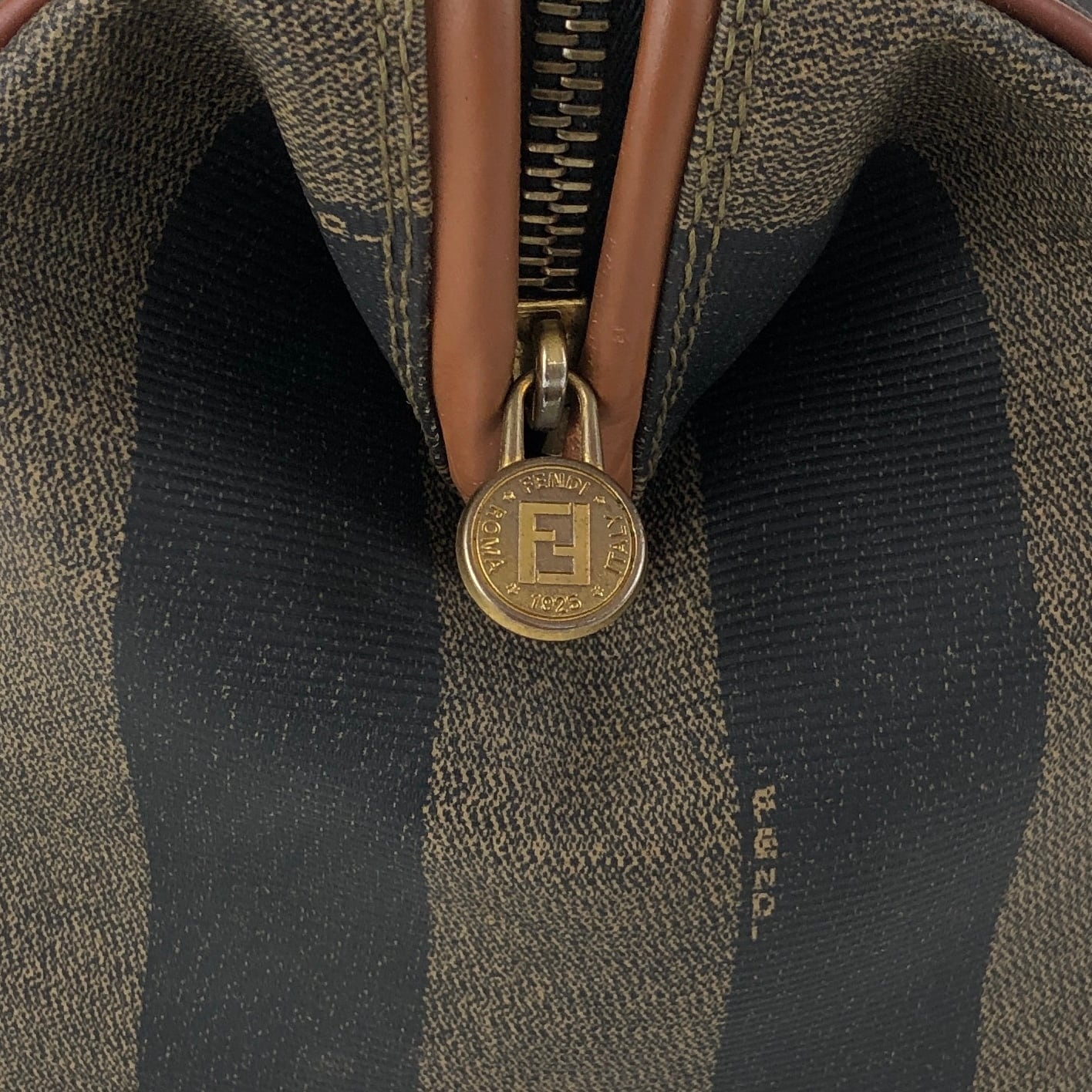 FENDI フェンディ ぺカン ショルダーバッグ ブラウン FFロゴ PVC 2WAY