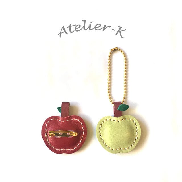 本革りんごブローチピン（4色展開） | Atelier k（アトリエK）