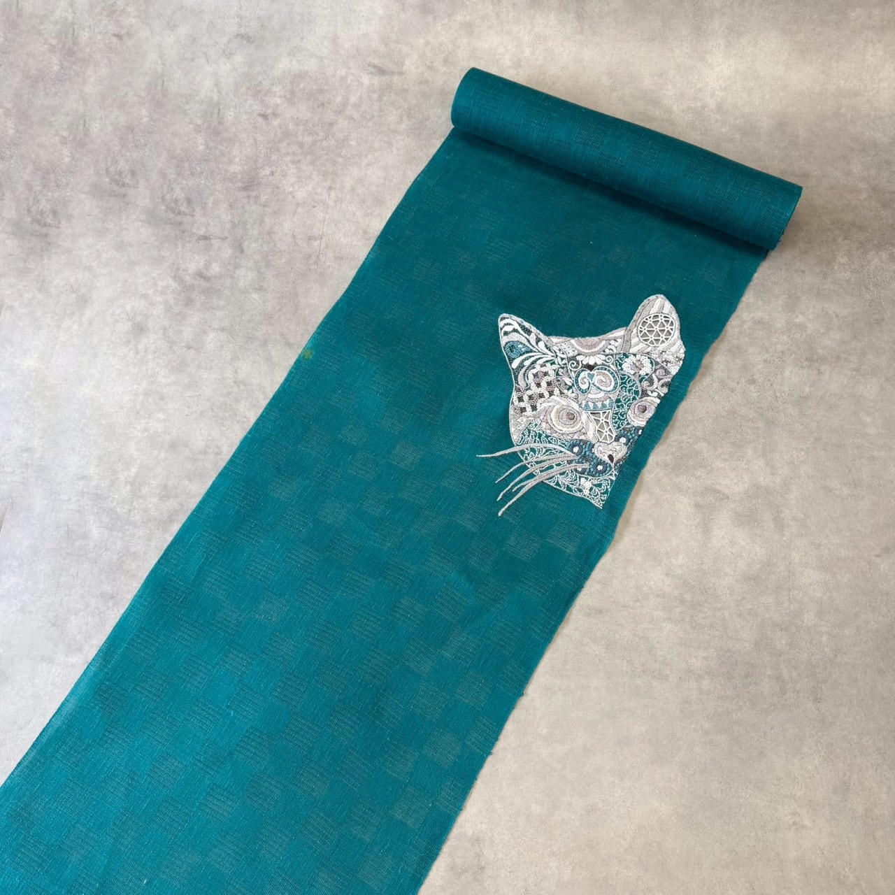 【minori lab. オリジナル】 九寸名古屋帯 麻猫刺繍 グリーン