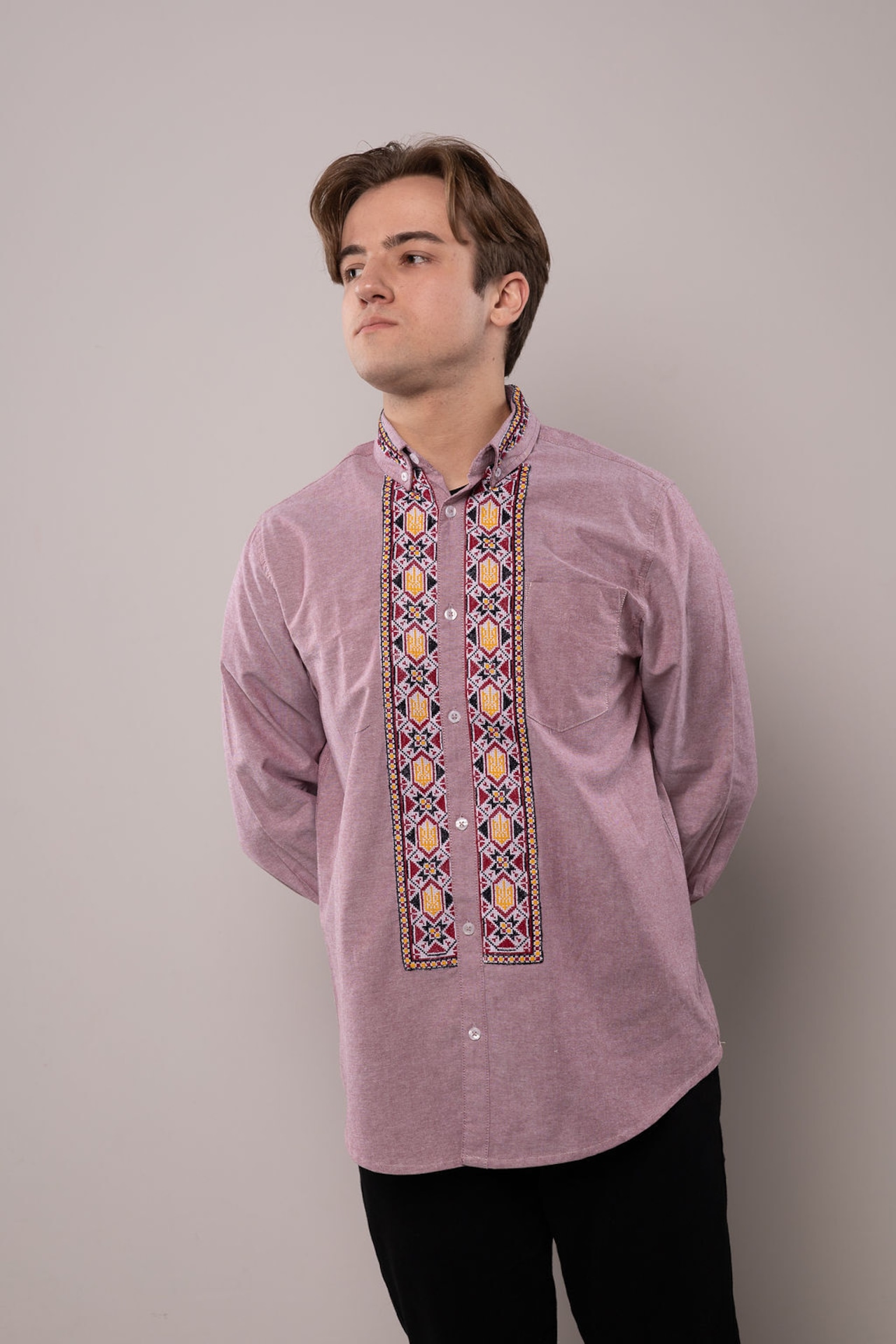 ウクライナ刺繍ヴィシヴァンカ　クロスステッチ手刺繍　M-Lサイズ　メンズ - 1