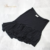 社交ダンス 衣装 ラテン スカート レッスンウェア レディース CHRISANNE クリスアン 黒 無地 アシメ アシンメトリー ブラック系 上品 ストレッチ 伸縮性 フィット感 おしゃれ モダン コーディネート 上品スタイル ダンスウェア エレガント イギリス製 通気性 脚長効果 アシンメトリーデザイン シンプル レディースファッション 軽量 お手入れ簡単