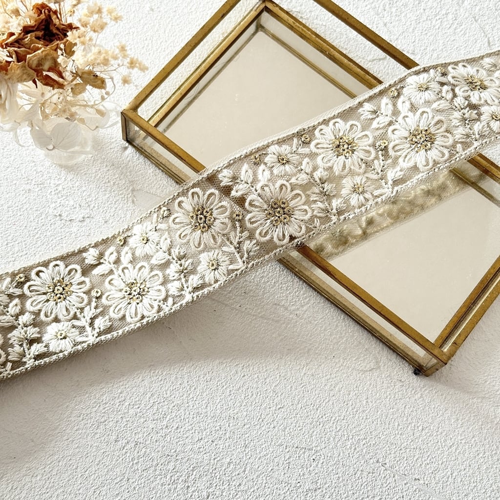 デイジー. [モカ］インド刺繍リボン 1245 | インド刺繍リボン専門店