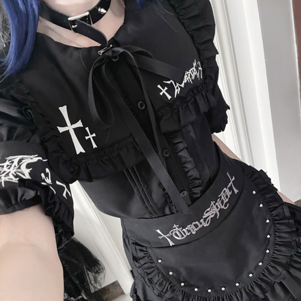 RANKING2】ブラックゴシッククロス刺繍フリルショートスリーブブラウス