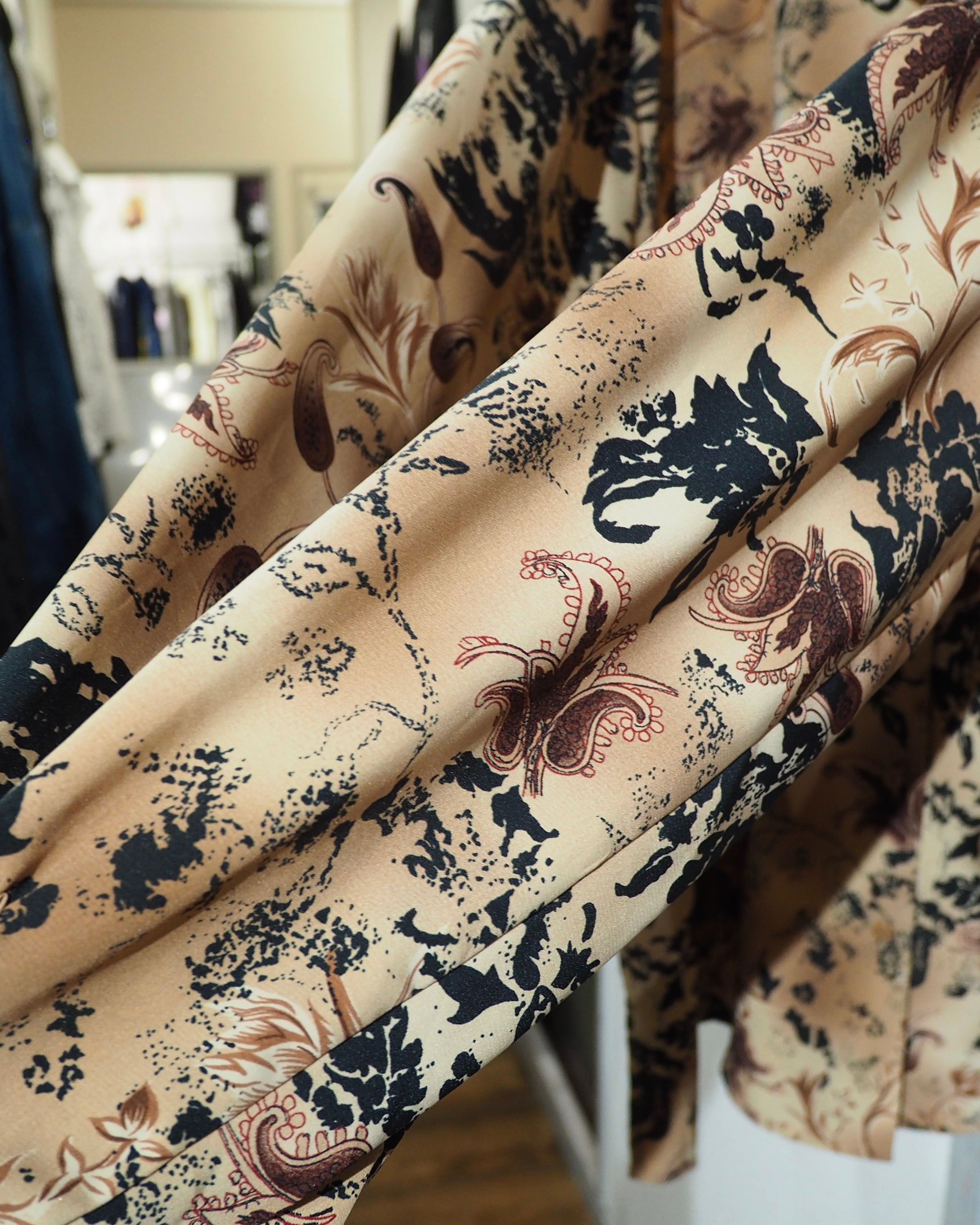 Beautiful Classic Flower All Over Pattern Drape Open Collar Shirt
