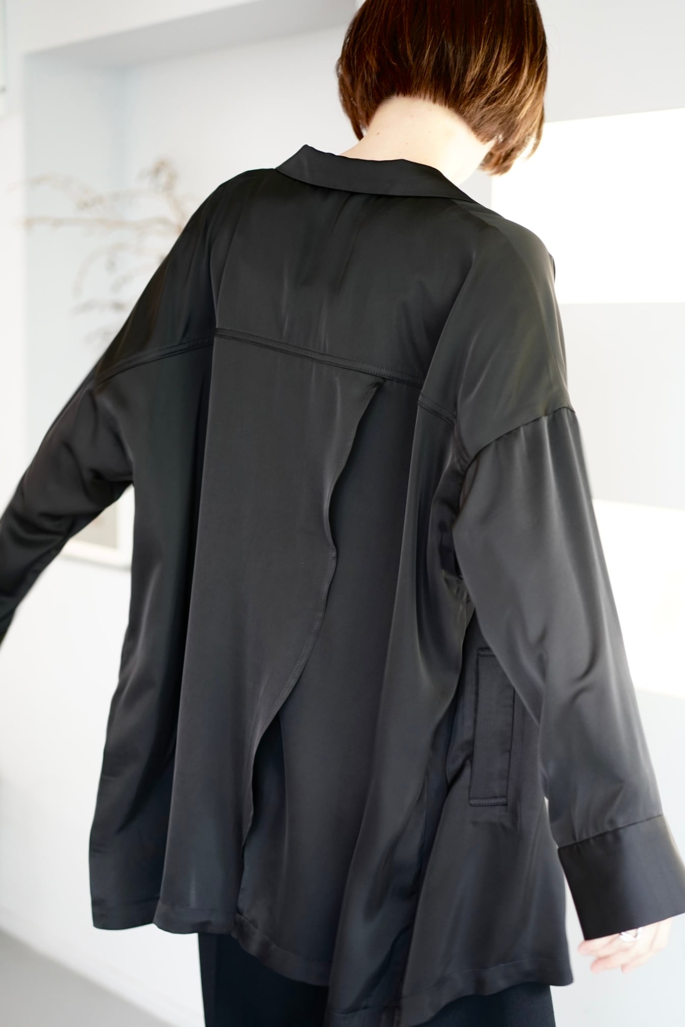 Satin back slit jacket サテンバックスリットジャケット Black