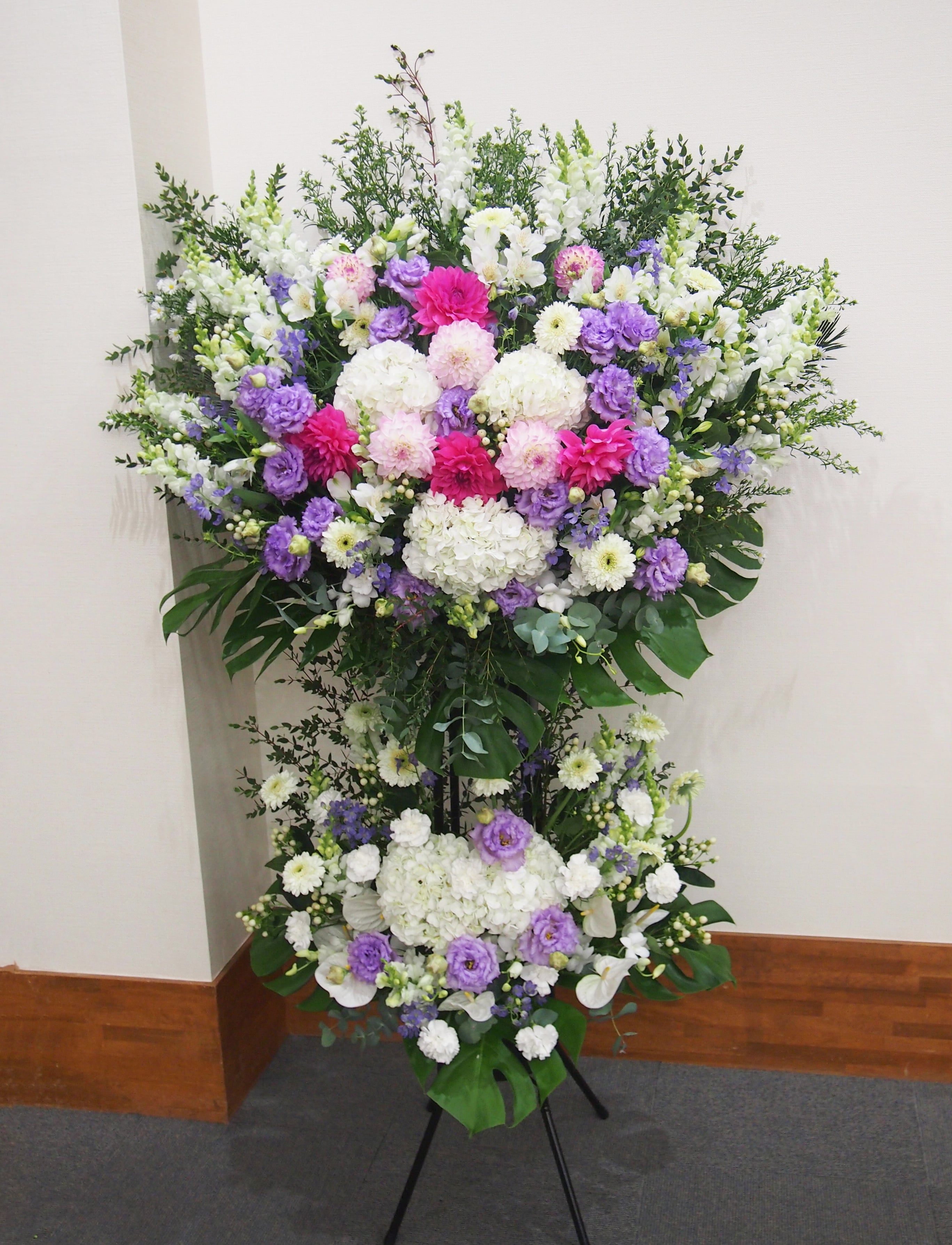 お祝い用スタンド花（2Lサイズ・2段） | 花の店サトウ オンラインショップ