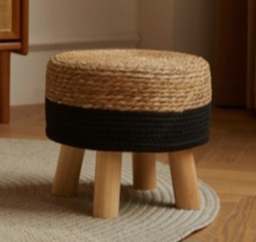 ラタン スツール 籐 天然素材 丸型 木製脚 手編み 足置き オットマン ローチェア 無垢材 エコ素材 通気性 防カビ 湿気調整 ナチュラル ボヘミアン 北欧風 おしゃれ インテリア 軽量 コンパクト