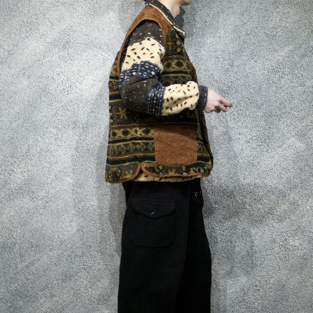 switching suede fleece vest