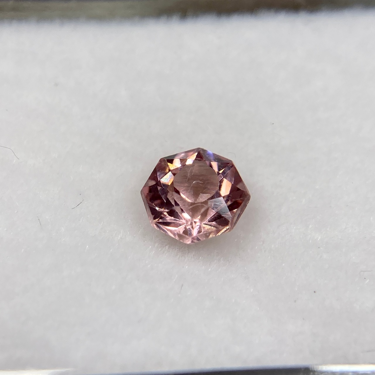 お花みたいなスピネル オレンジ系 約4.8mm*3.4mm r-0246