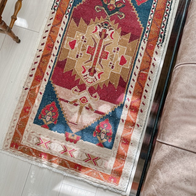 トルコ ヴィンテージラグ TR025 | ヤフヤル | 56cm × 109cm