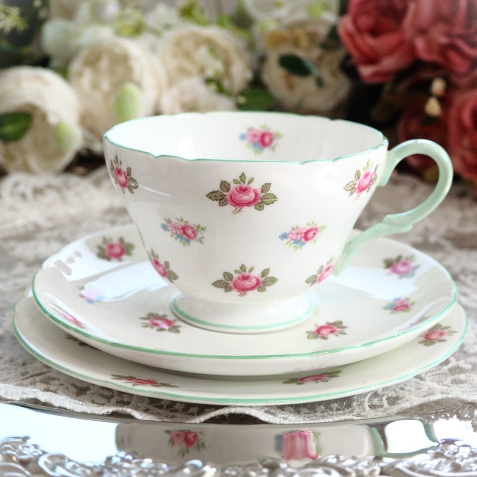 ☆超希少☆パラゴン ローズハンドル アンティーク カップ ソーサー