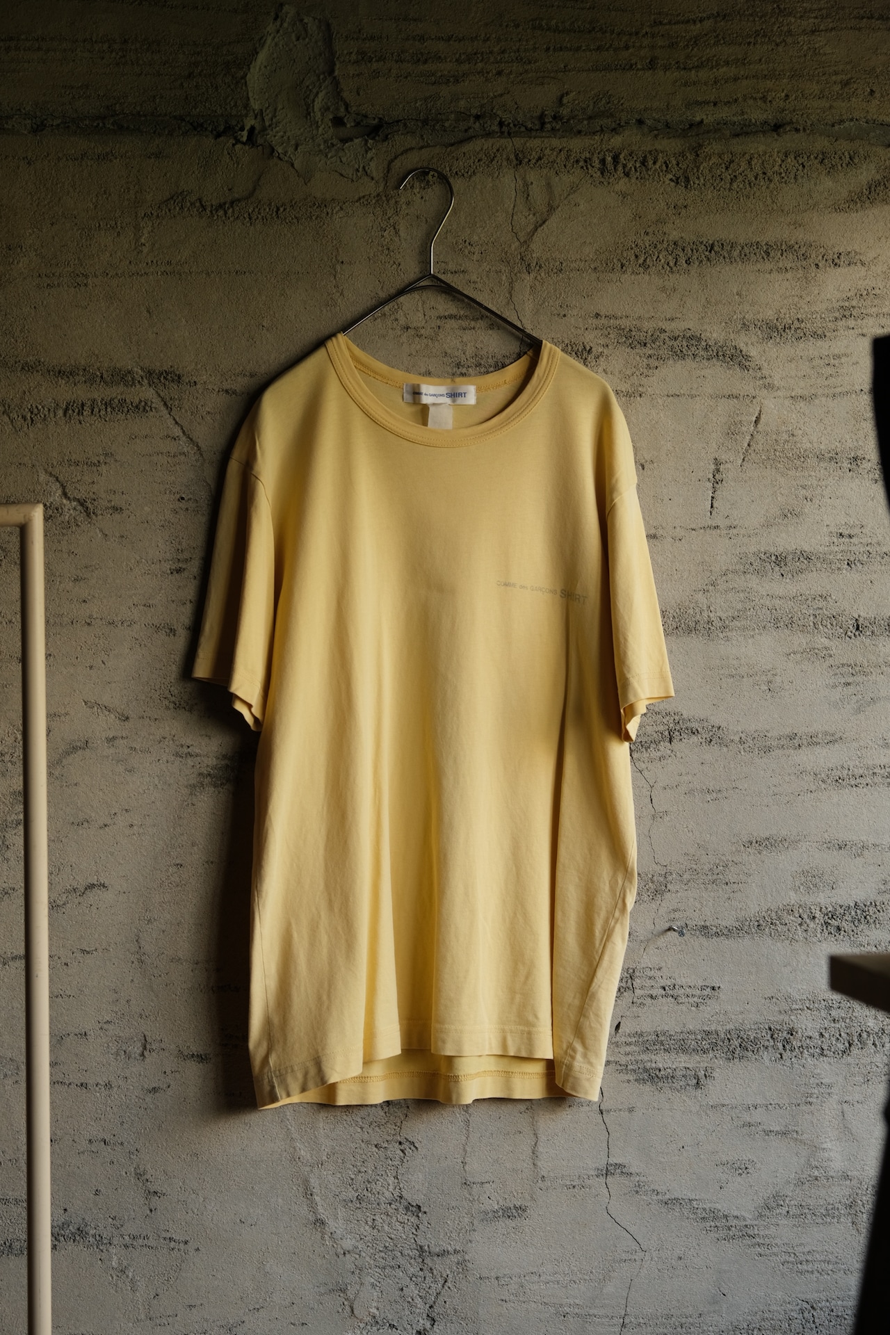 IORI／"COMME des GARÇONS SHIRT" t-shirt／yellow