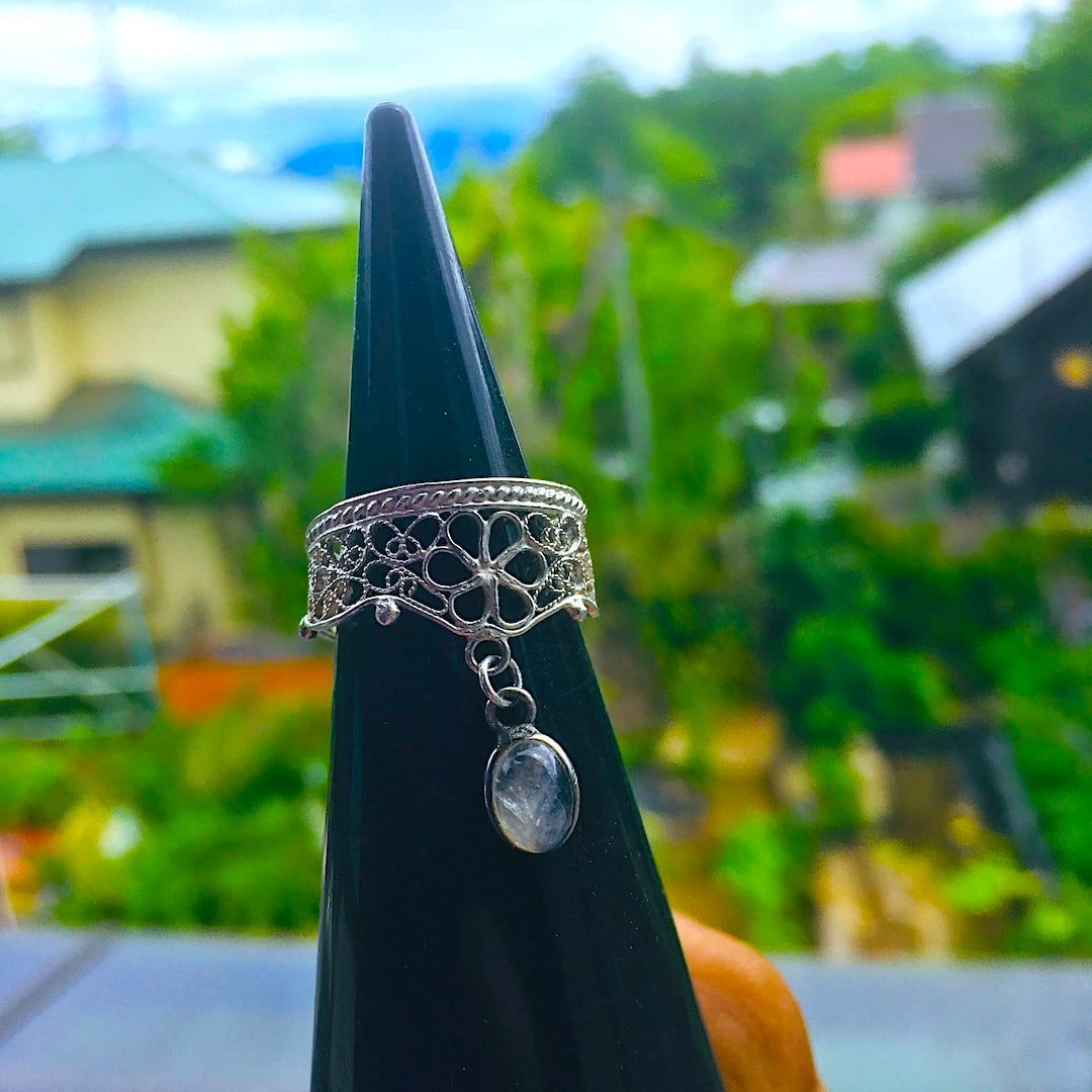 【SV925】✦6月の誕生石✦⋆.レインボームーンストーンリング⋆.·アルテミス・月の女神の指輪 .·✦