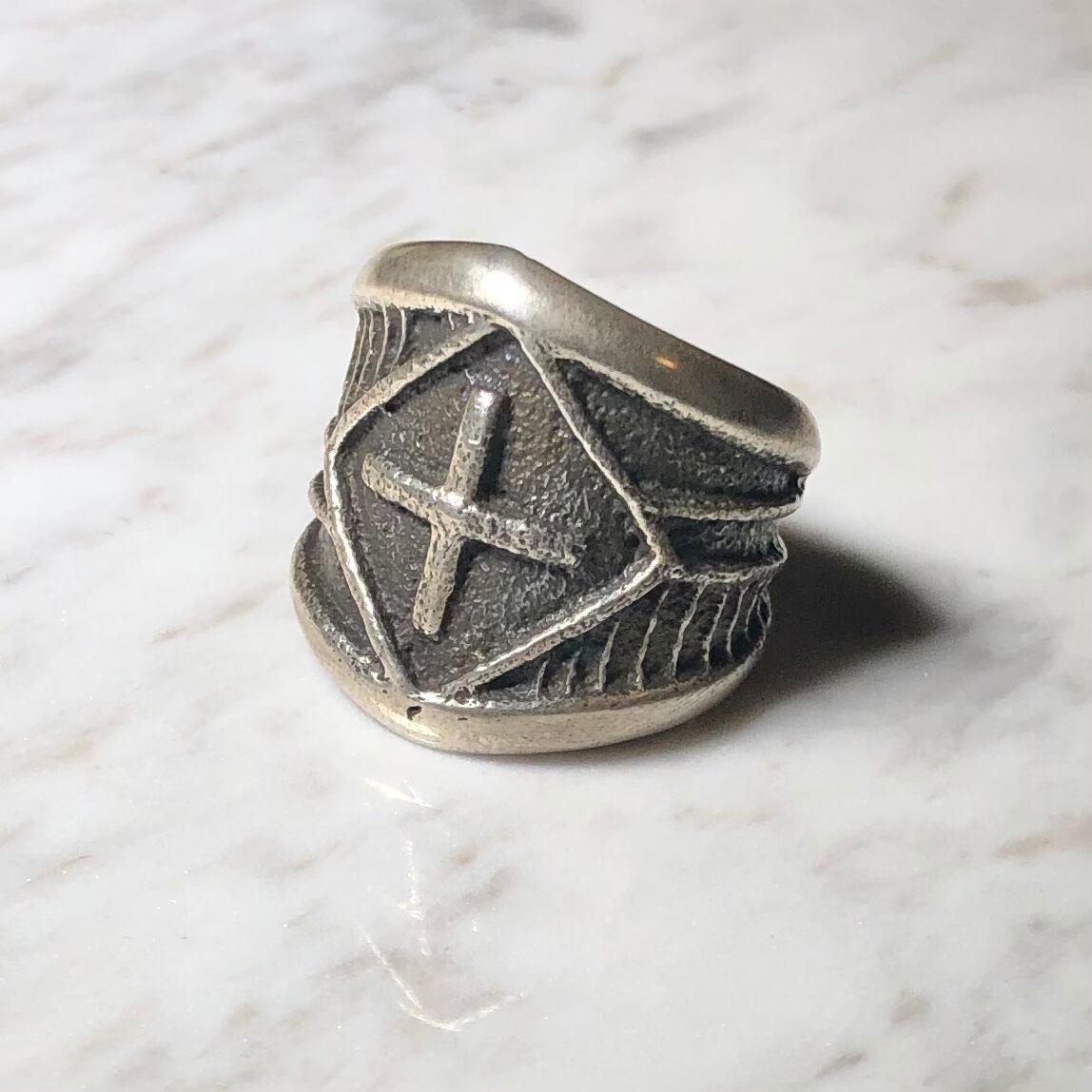 STANFORD YAZZIE silver tufa cast ring | NOIR ONLINE