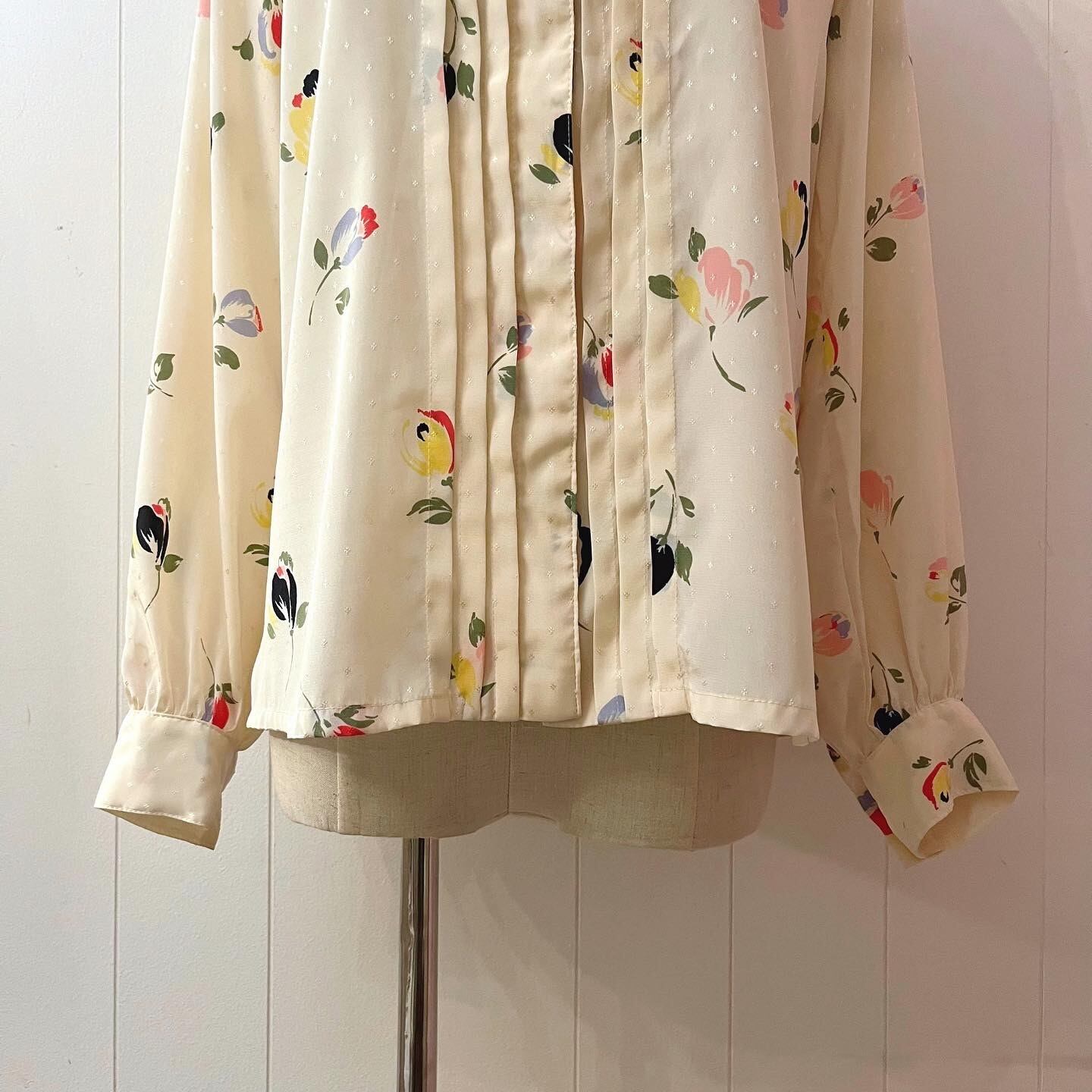retro tulip cream dot blouse