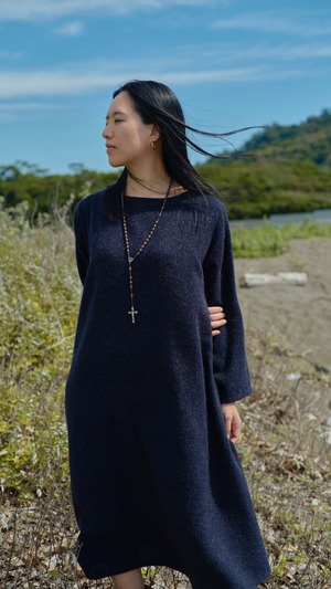 金色うぶ毛ウールのAntica dress/col:navy