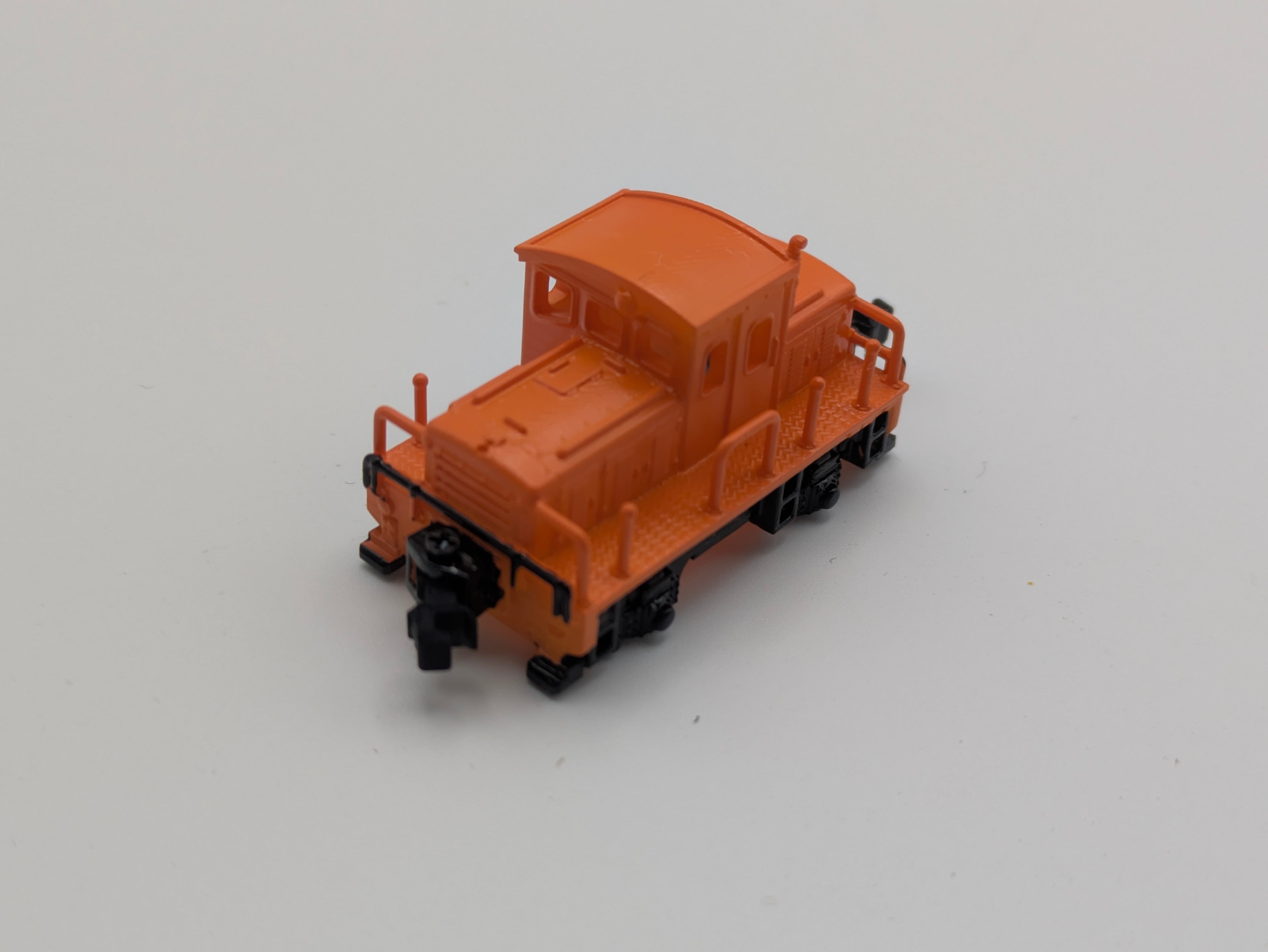 N-1019 国鉄 10t 貨車移動機（スイッチャー） 塗装品（赤・黄・橙
