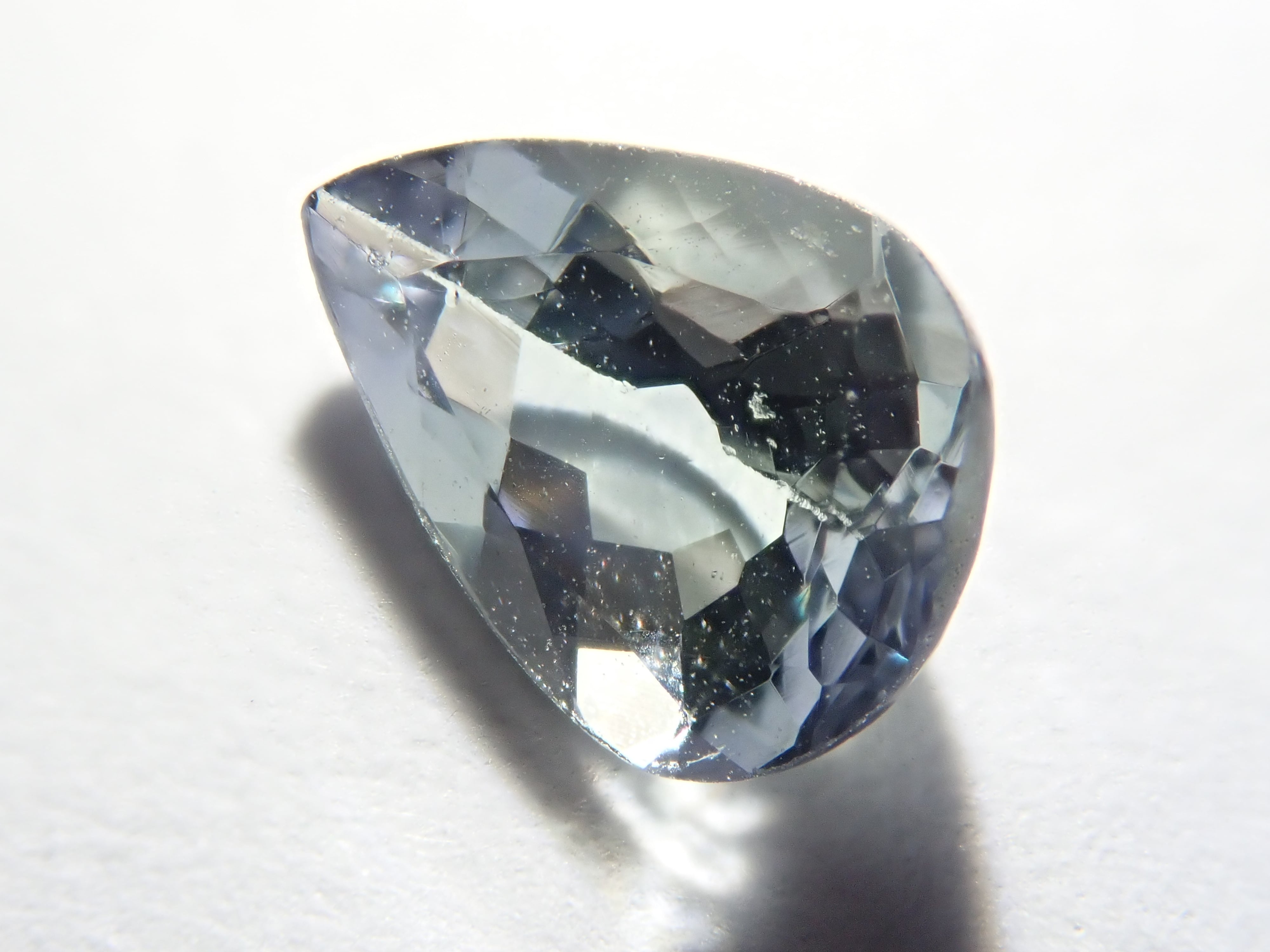 タンザニア産バイカラータンザナイト 0.652ct | Gem Shop Urcaguary