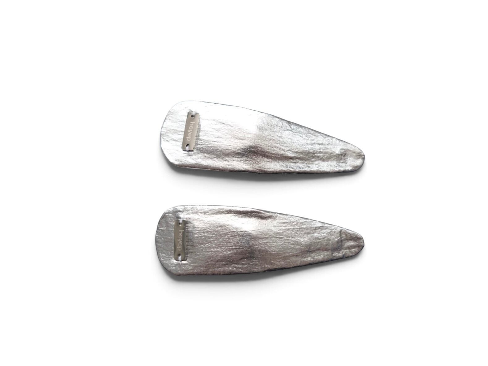 Heyep “ Fine Rhinestone Logo Hair Clip“ | Lapel online store