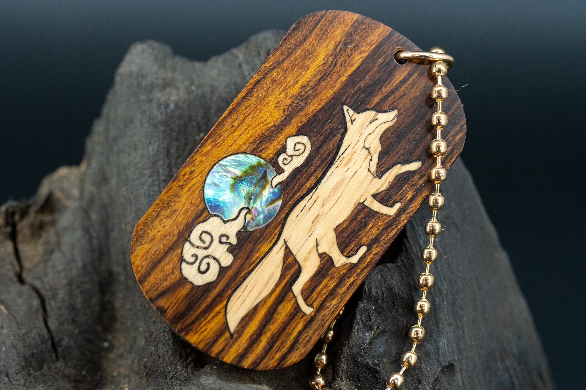 【砂漠の宝石】 デザートアイアンウッド ドッグタグ 象嵌 十五夜きつね