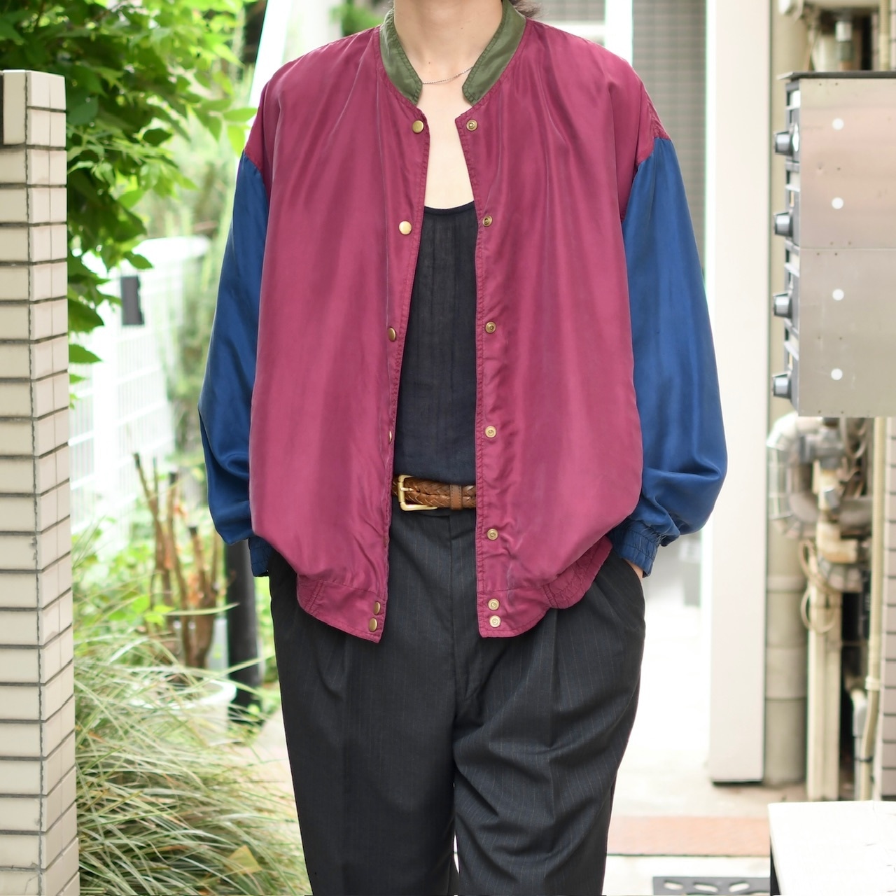 snap button type switching design silk blouson