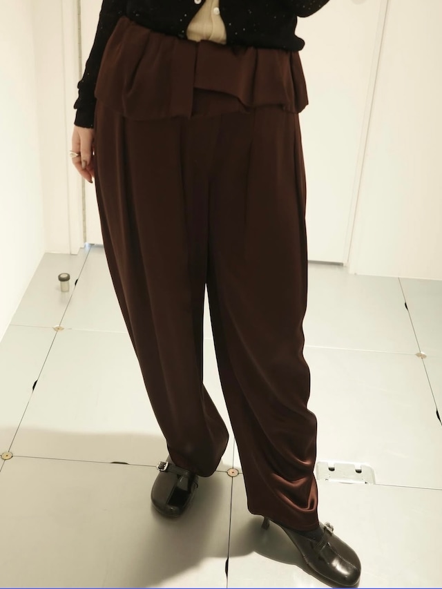 THINGS THAT MATTER　シングスザットマター  / PEPLUM SATIN EASY PANTS